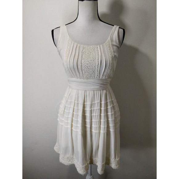 Urban Outfitters Dresses & Skirts - Urban Outfitters Kimchi Blu Ivory Cream Pleated Lace Fit & Flare Dress Size 0